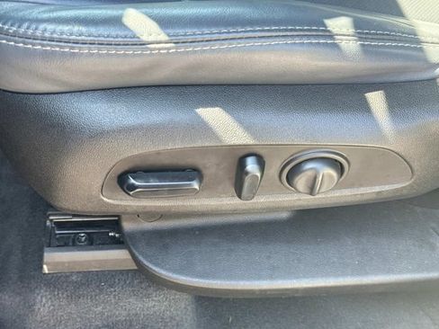 Used 2019 Buick Enclave Premium AWD/4WD image 30