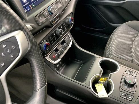 Used 2022 GMC Terrain SLE w/ Driver Convenience Package image 15
