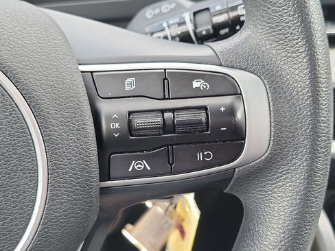 Used 2025 Kia Sportage LX FWD image 25