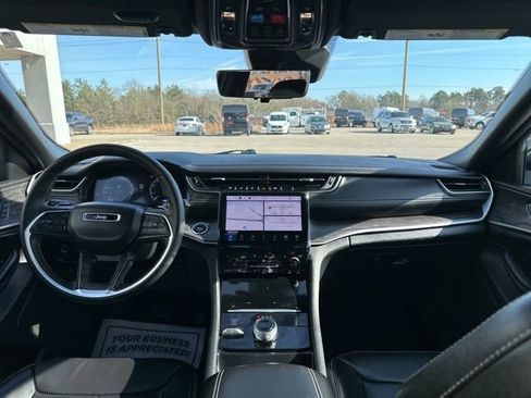 Certified 2024 Jeep Grand Cherokee L Limited w/ Luxury Tech Group II image 35