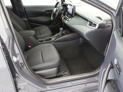 Used 2025 Toyota Corolla LE FWD image 32