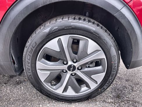 Used 2022 Kia Niro EX w/ Cold Weather Package image 10