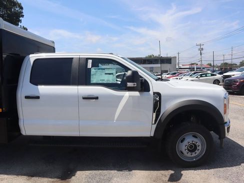 New 2025 Ford F550 4x4 Crew Cab image 13