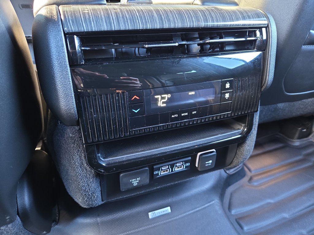 Used 2022 Jeep Wagoneer Series II AWD/4WD image 28