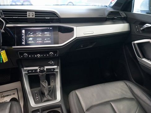Used 2021 Audi Q3 2.0T Premium image 10