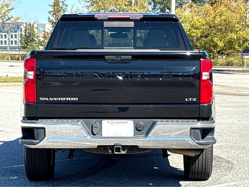 Used 2019 Chevrolet Silverado 1500 LTZ w/ LTZ Convenience Package image 23