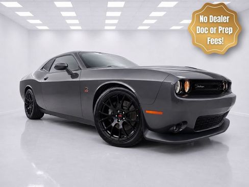 Used 2023 Dodge Challenger R/T Scat Pack RWD image 2