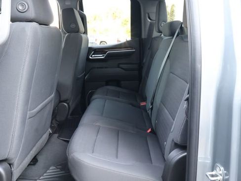 Used 2023 GMC Sierra 1500 SLE image 17