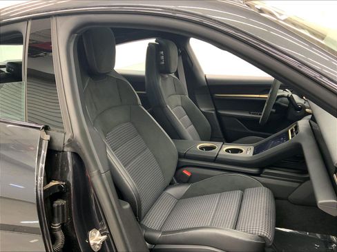 Used 2025 Porsche Taycan 4S AWD/4WD image 18