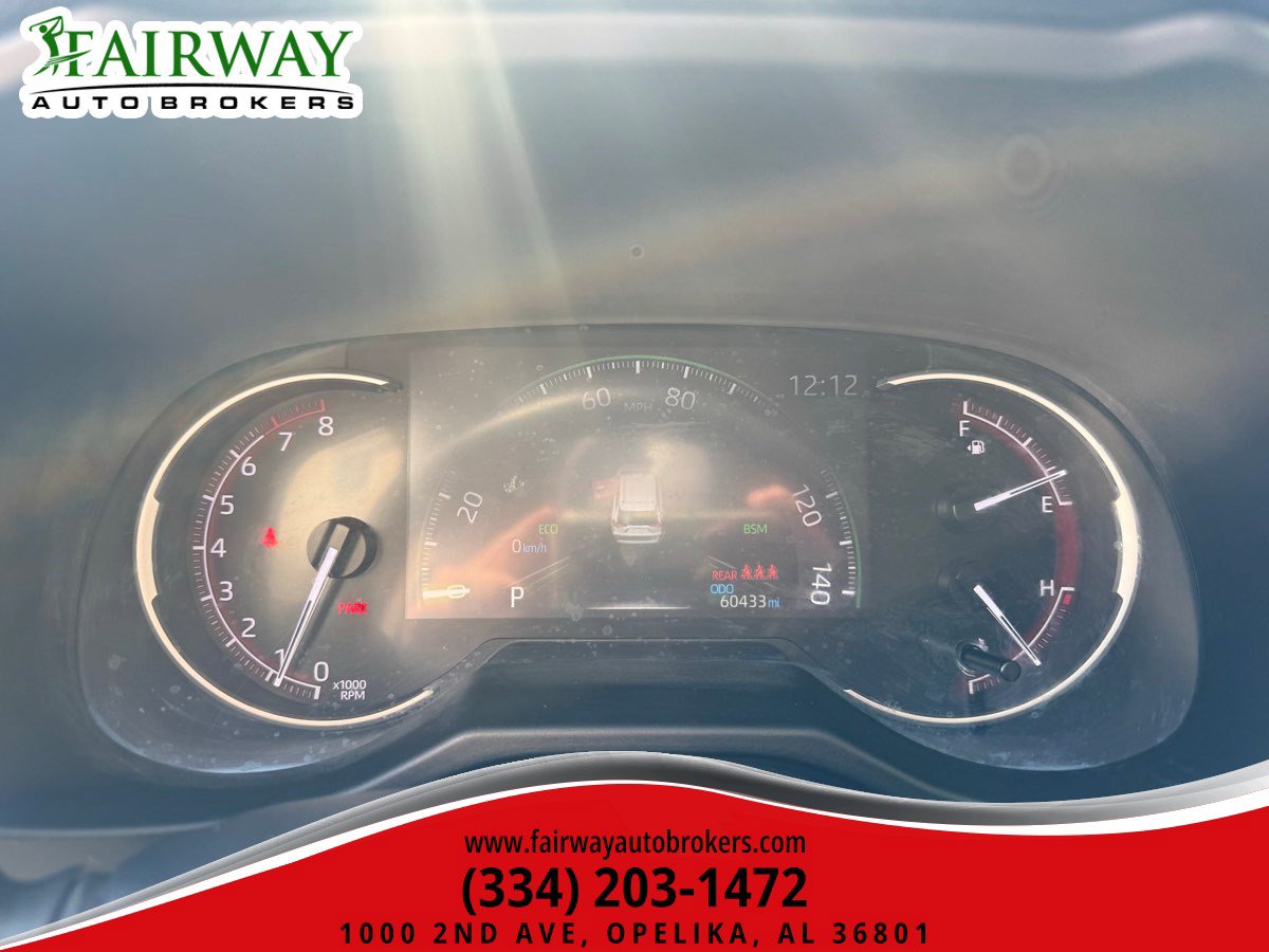 Used 2019 Toyota RAV4 Limited w/ Cold Weather Package FWD image 21