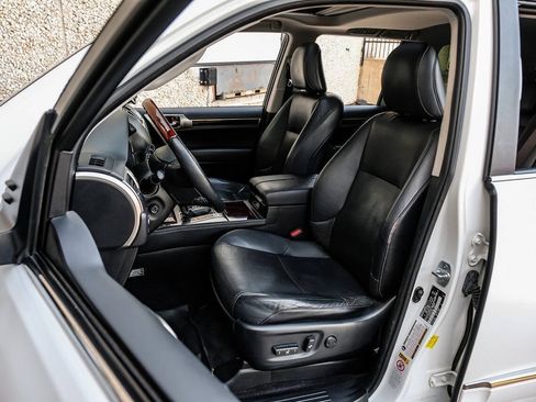 Used 2015 Lexus GX 460 Luxury AWD/4WD image 40