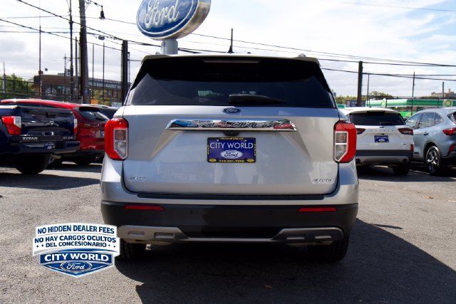 Used 2022 Ford Explorer XLT w/ Equipment Group 202A AWD/4WD image 4