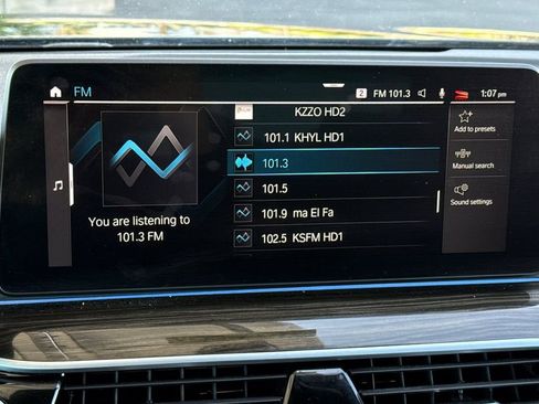 Used 2023 BMW 530e xDrive image 28