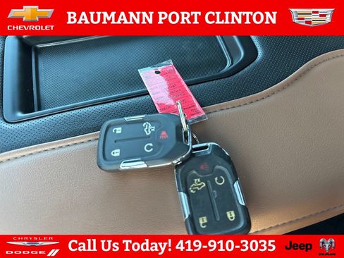 Used 2021 Chevrolet Silverado 1500 High Country w/ Technology Package AWD/4WD image 30