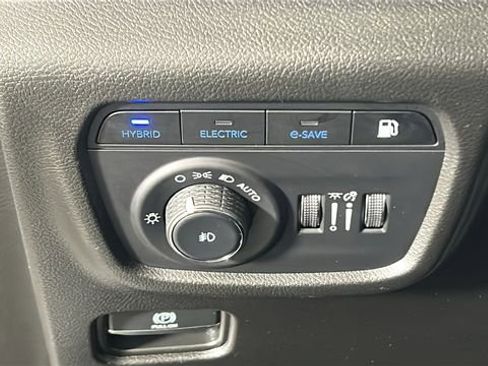 Used 2023 Jeep Grand Cherokee 4WD 4xe w/ Luxury Tech Group II image 20