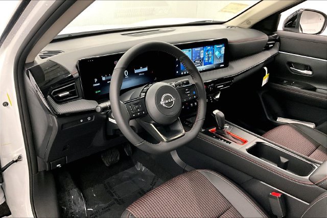 New 2026 Nissan Kicks SR w/ Cold Weather Package FWD image 7
