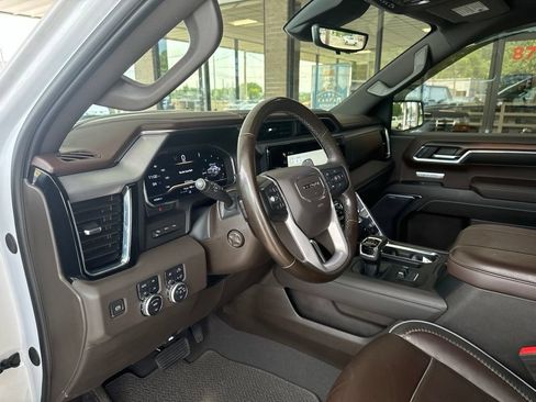 Used 2024 GMC Sierra 1500 Denali w/ Denali Reserve Package AWD/4WD image 9