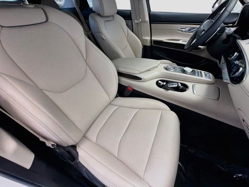 Used 2023 Genesis GV70 2.5T AWD/4WD image 15