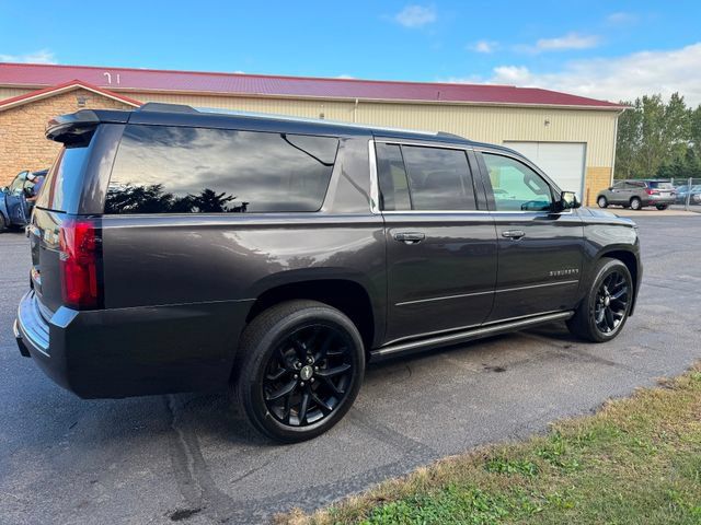 Used 2017 Chevrolet Suburban Premier AWD/4WD image 4