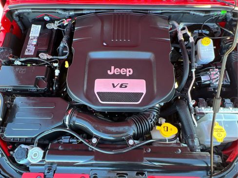 Used 2018 Jeep Wrangler Unlimited Sport S AWD/4WD image 20