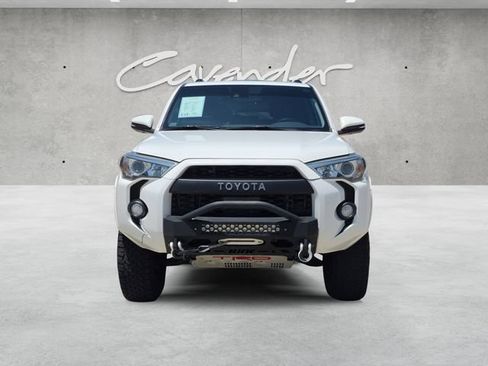 Used 2020 Toyota 4Runner SR5 Premium w/ Moonroof Package AWD/4WD image 18