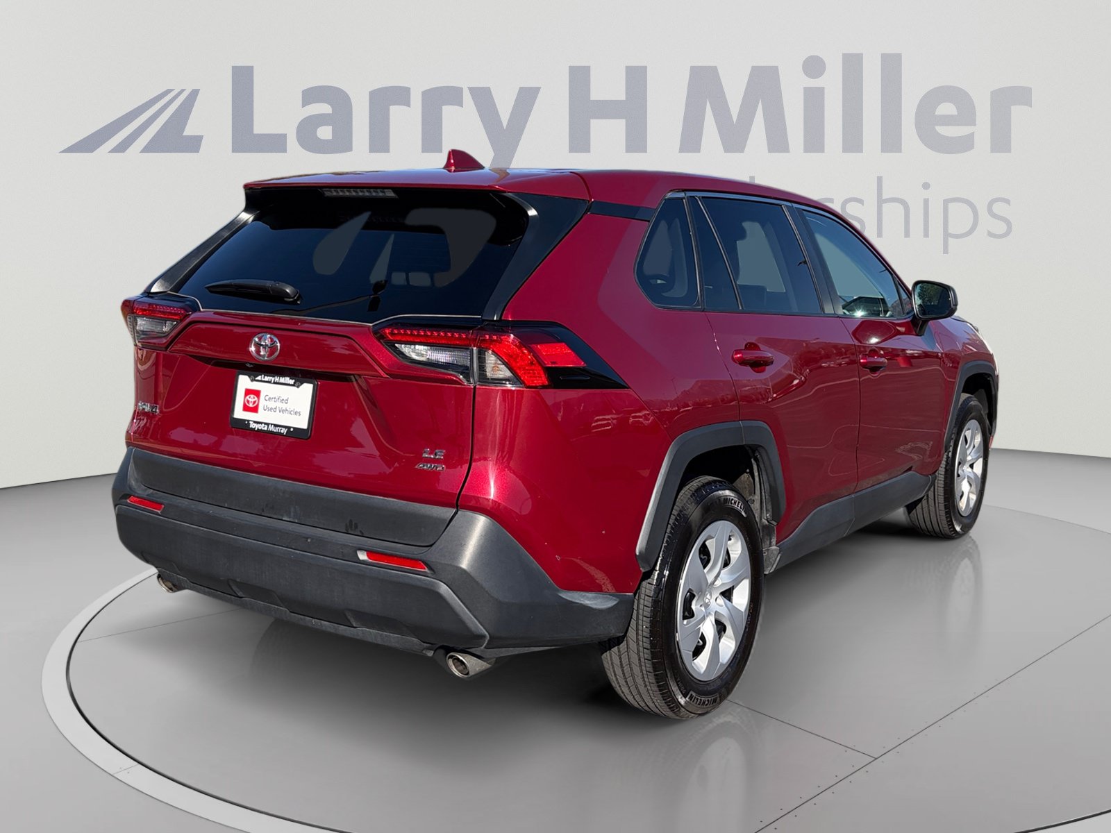 Used 2025 Toyota RAV4 LE AWD/4WD image 5