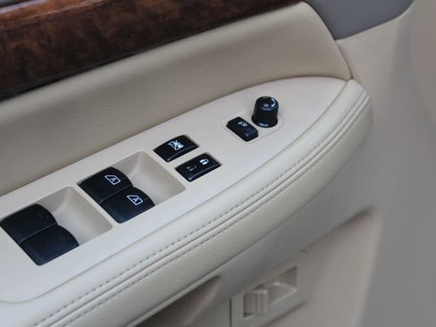 Used 2014 Nissan Armada Platinum image 26