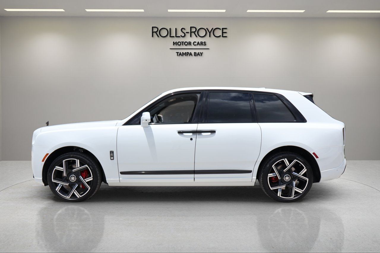 New 2027 Rolls-Royce Cullinan Black Badge AWD/4WD image 2