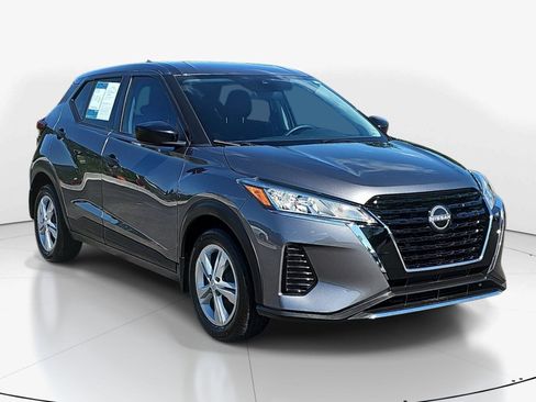 Used 2023 Nissan Kicks S FWD image 2