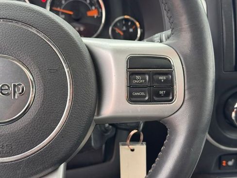 Used 2016 Jeep Compass High Altitude image 11