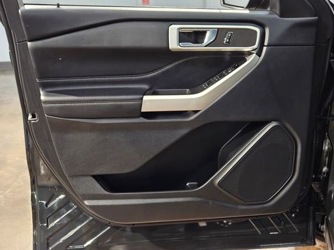 Used 2023 Ford Explorer XLT image 20