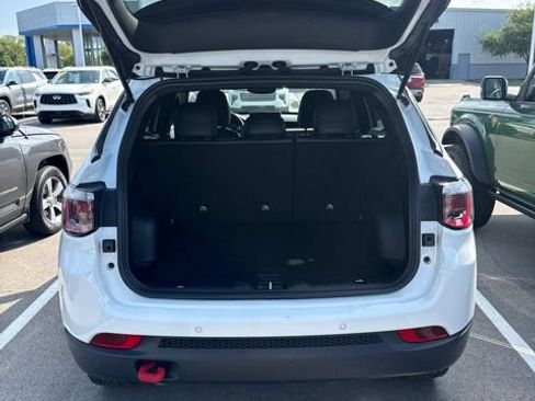 Used 2025 Jeep Compass Trailhawk AWD/4WD image 14