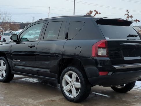 Used 2014 Jeep Compass Latitude image 3