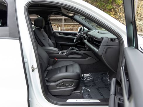 Certified 2026 Porsche Cayenne Coupe AWD/4WD image 58