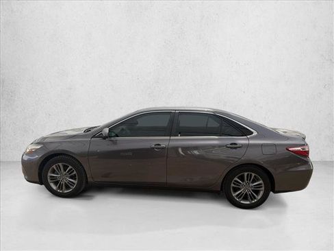 Used 2015 Toyota Camry SE FWD image 2