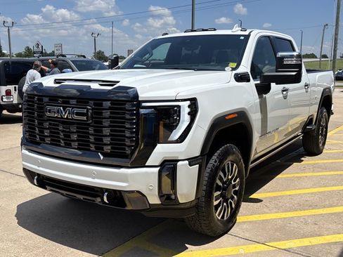 Used 2024 GMC Sierra 2500 Denali Ultimate w/ Max Trailering Package AWD/4WD image 12