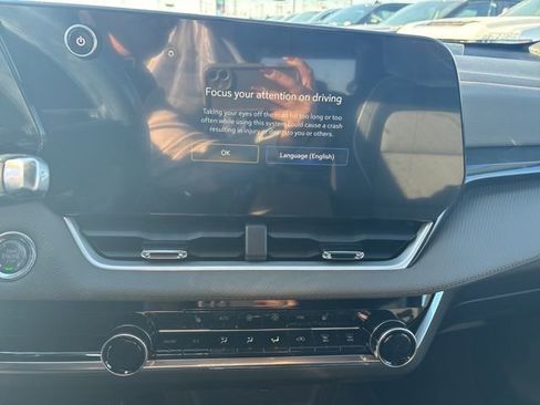 New 2026 Chevrolet Equinox LT image 9