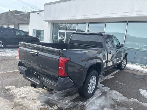 Used 2025 Toyota Tacoma SR5 image 5