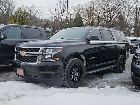 Used 2019 Chevrolet Suburban LT image 3