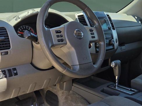 Used 2018 Nissan Frontier SV RWD image 19