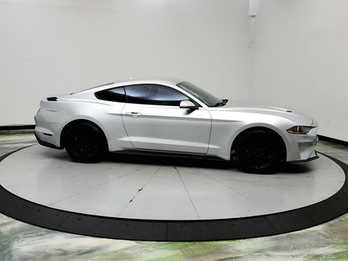 Used 2019 Ford Mustang Coupe RWD image 4