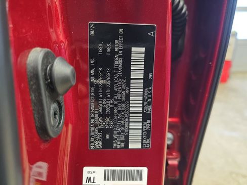 Certified 2024 Toyota Highlander XLE image 39