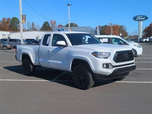 Used 2022 Toyota Tacoma TRD Off-Road image 15