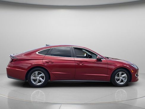 Certified 2023 Hyundai Sonata SE w/ Preferred Accessory Package FWD image 4