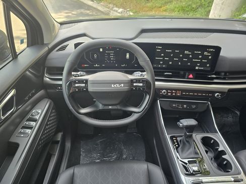 New 2027 Kia Carnival SX w/ Dark Edition Package FWD image 6