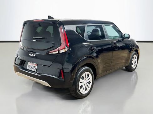 Certified 2025 Kia Soul LX FWD image 7