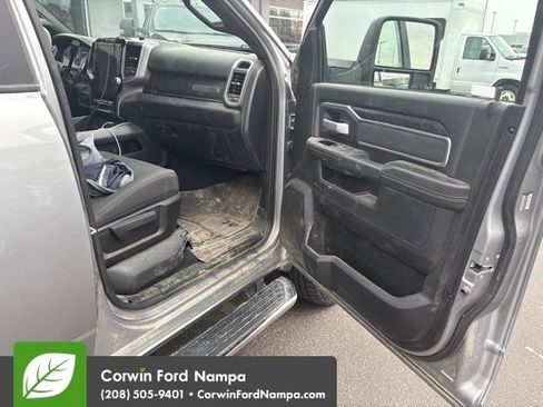 Used 2024 RAM 2500 Big Horn w/ Sport Appearance Package AWD/4WD image 15