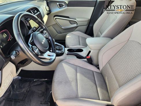 Used 2023 Kia Soul EX image 13