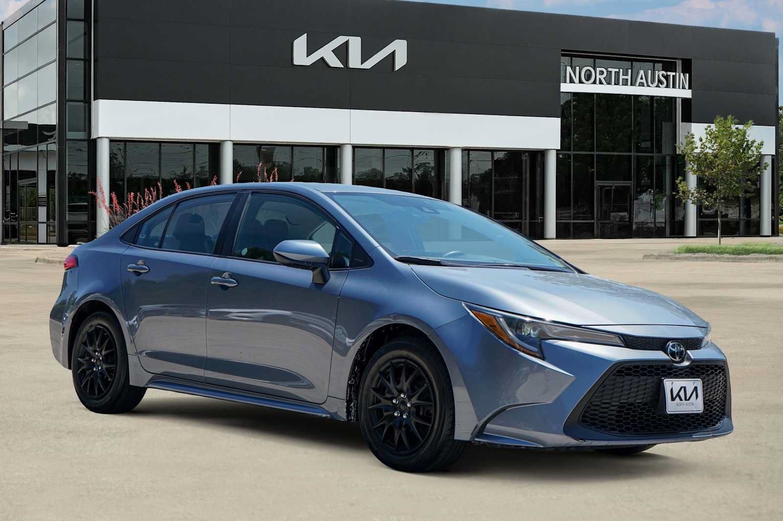 Used 2022 Toyota Corolla LE FWD image 6