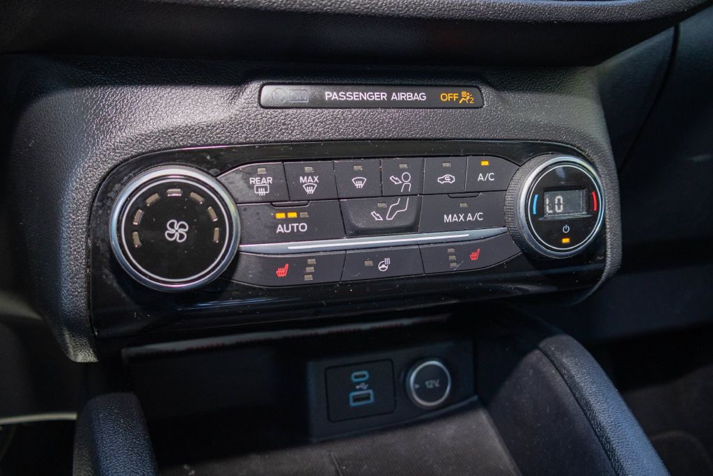 Used 2021 Ford Escape SE w/ Cold Weather Package FWD image 18